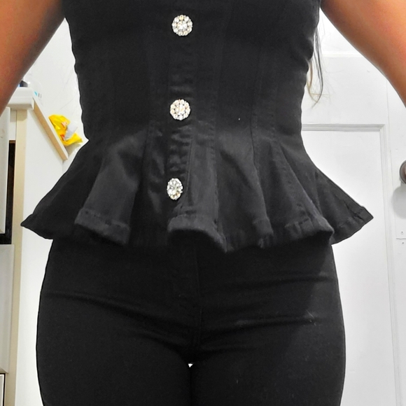 GUESS Top - Picture 1 of 4